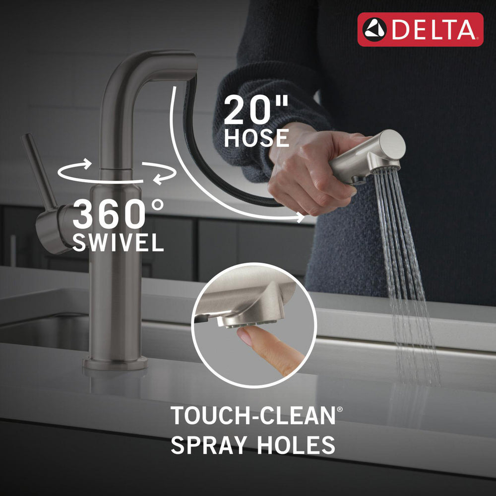 Delta Daneri Single Handle Pull-Out Kitchen Faucet - 16879