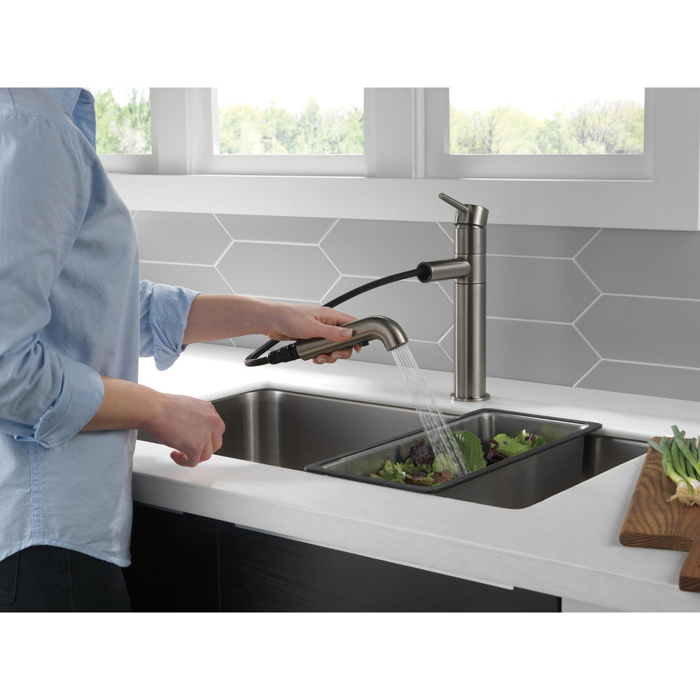 Delta Trinsic Single Handle Pull-Out Kitchen Faucet - 4159
