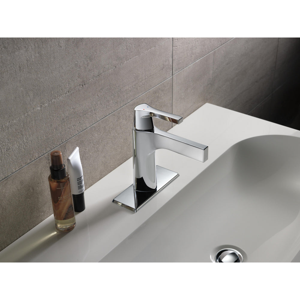 Robinet de salle de bain Delta Zura à poignée unique - 574