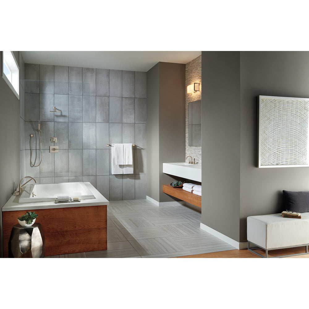 Delta Vero Roman Tub Trim with Hand Shower - T4753