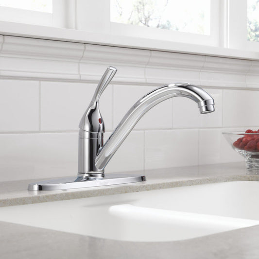 Delta Classic Single Handle Kitchen Faucet 1.8 GPM
