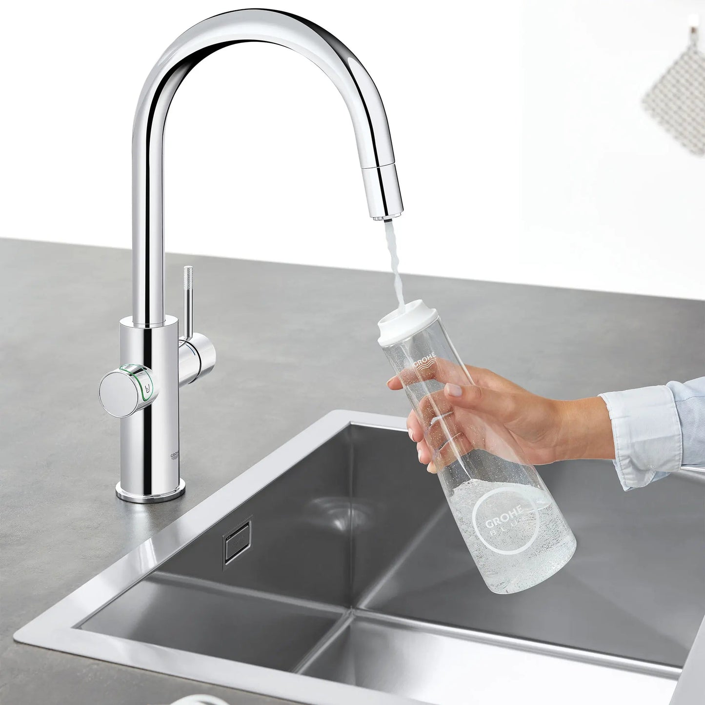 Grohe Blue Single-Handle Pull Down Kitchen Faucet Single Spray with Chilled & Sparkling Water