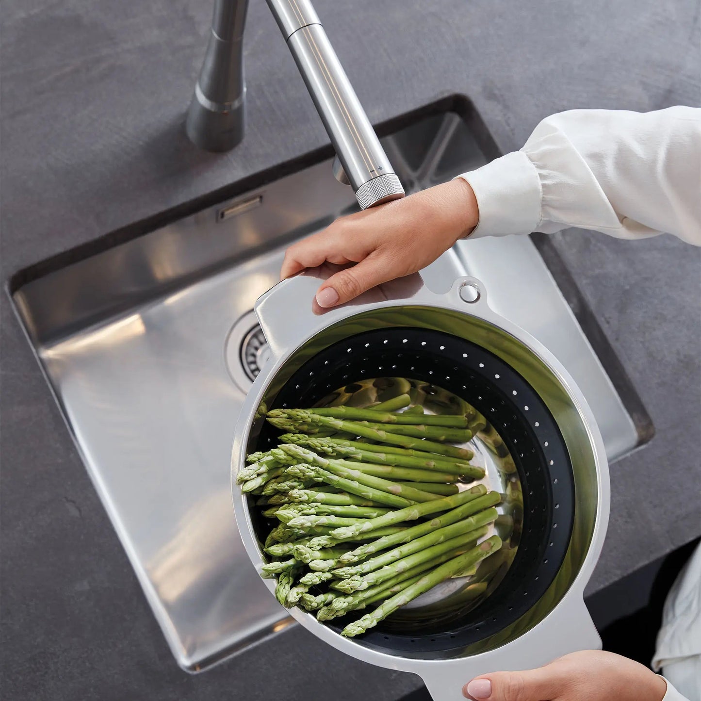 Grohe Zedra Smartcontrol Pull-Out Single Spray Kitchen Faucet 1.75 GPM