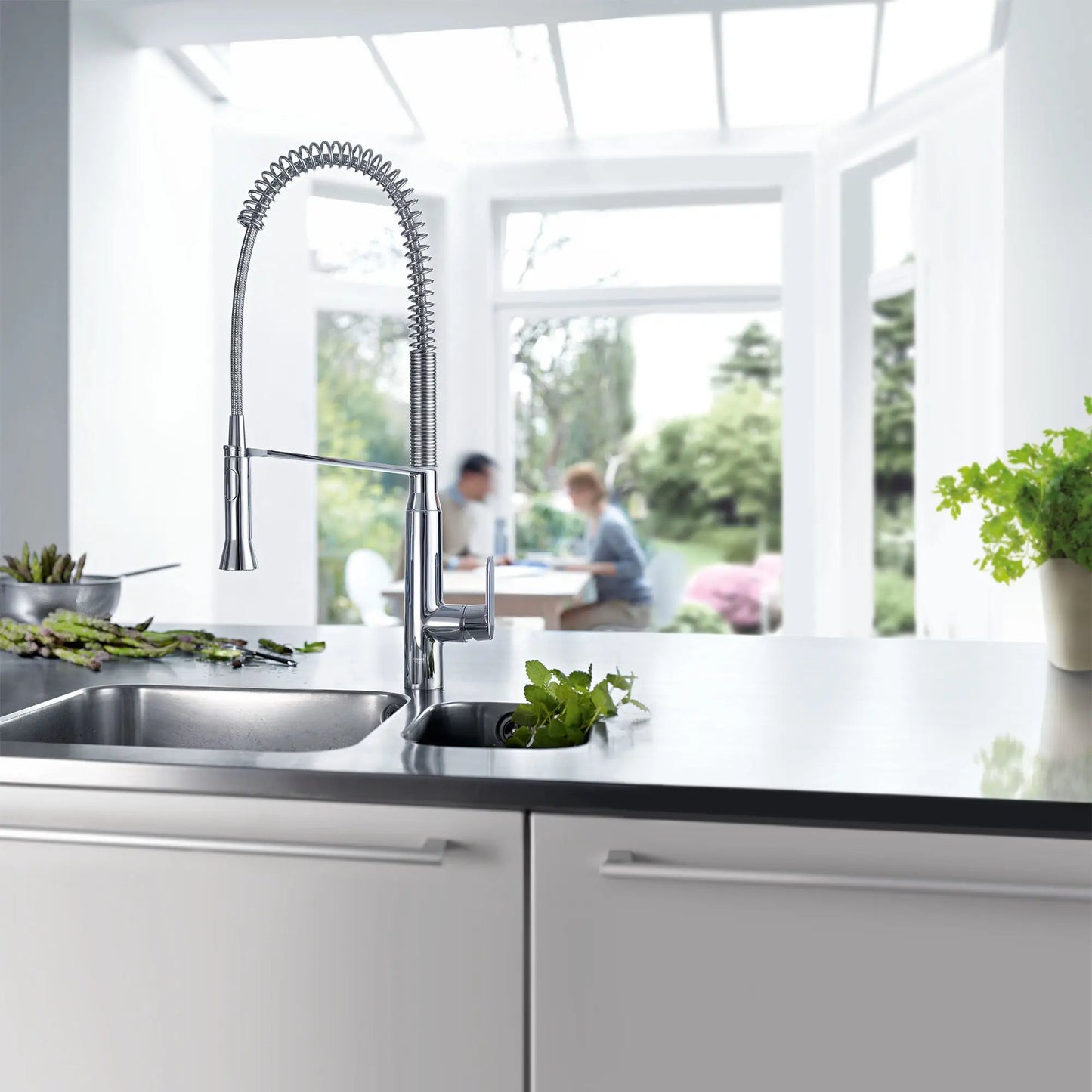 Grohe K7 Single-Handle Semi-Pro Dual Spray Kitchen Faucet 1.75 GPM