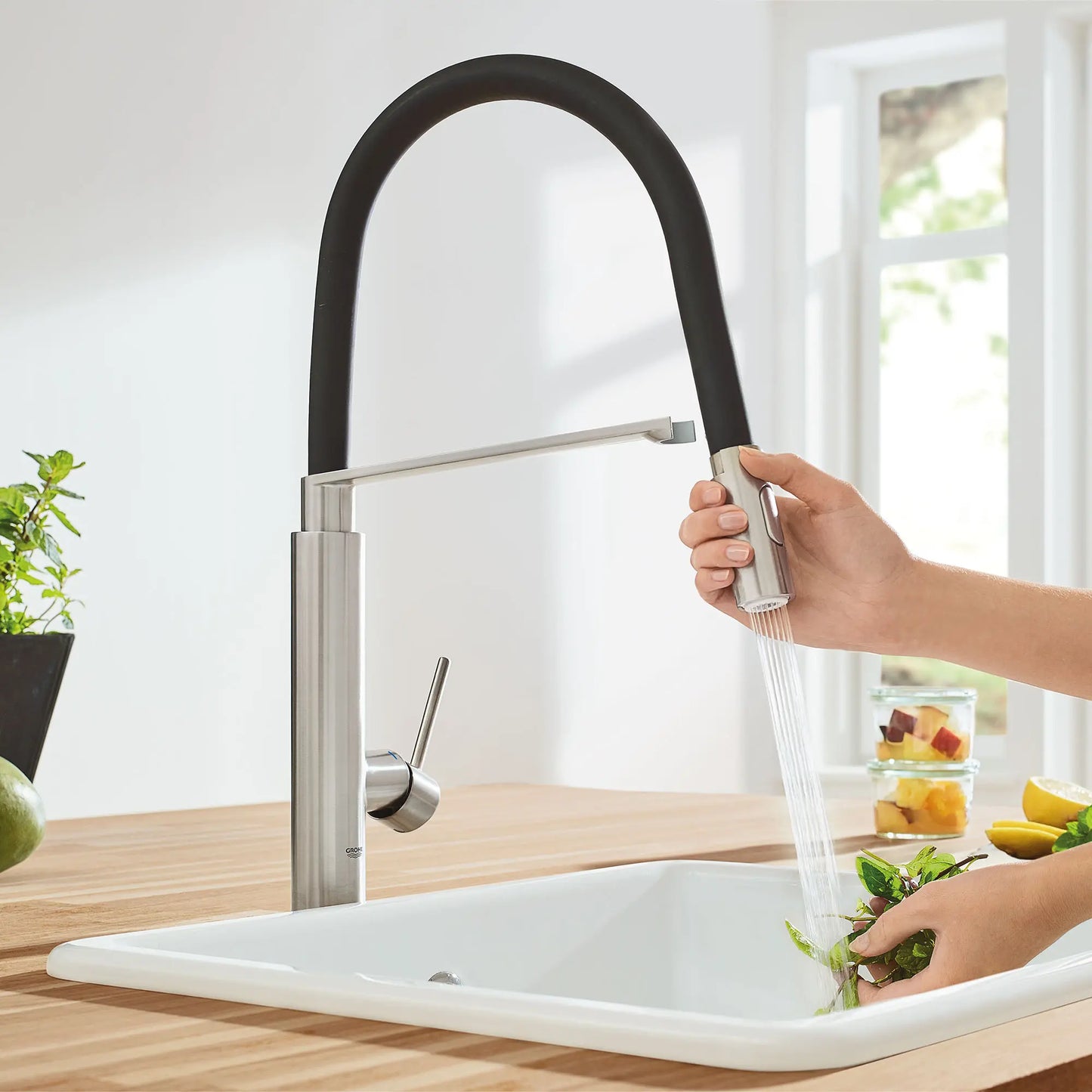 Grohe Concetto Single-Handle Semi-Pro Dual Spray Kitchen Faucet (1.75 gpm) - 31492