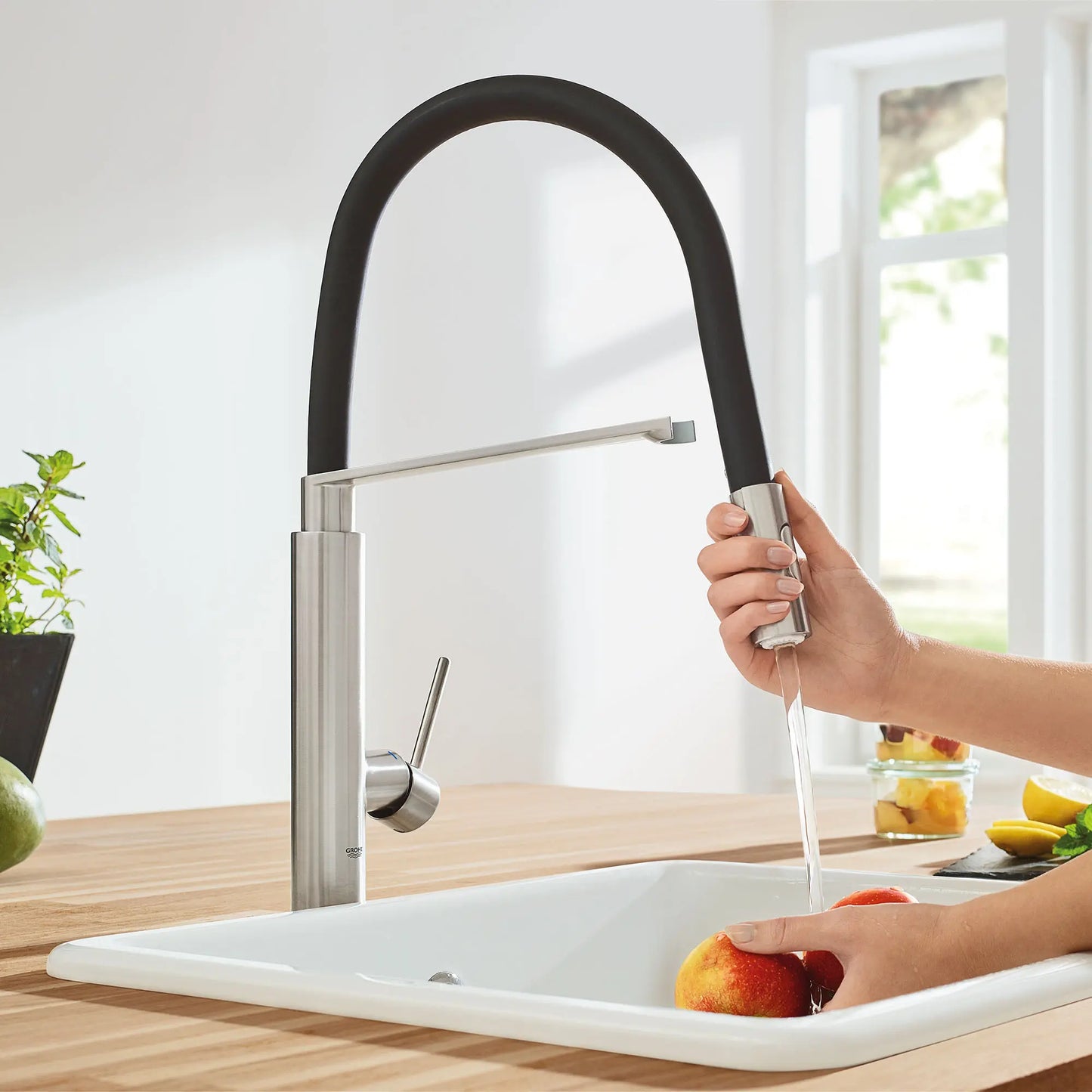 Grohe Concetto Single-Handle Semi-Pro Dual Spray Kitchen Faucet (1.75 gpm) - 31492