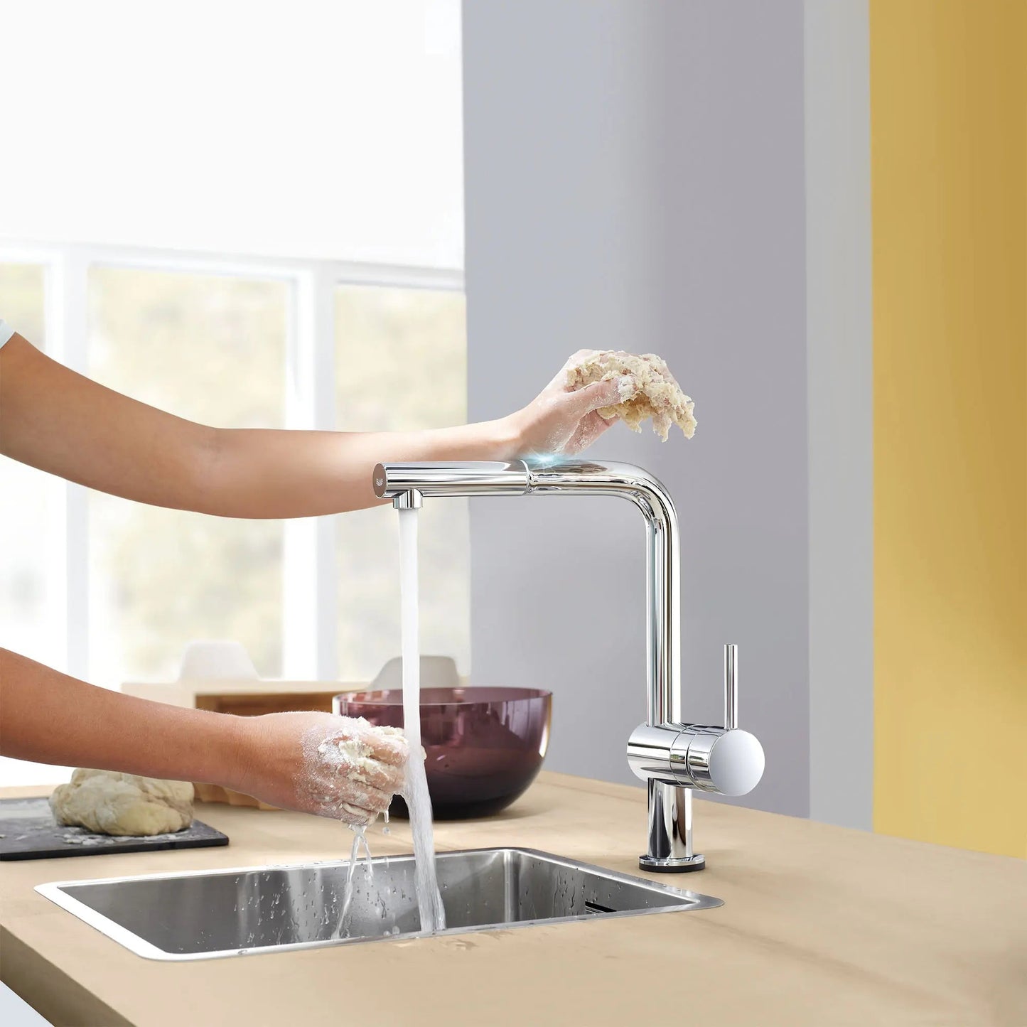 Grohe Minta Single-Handle Pull-Out Kitchen Faucet Single Spray 1.75 GPM with Touch Technology - 30218