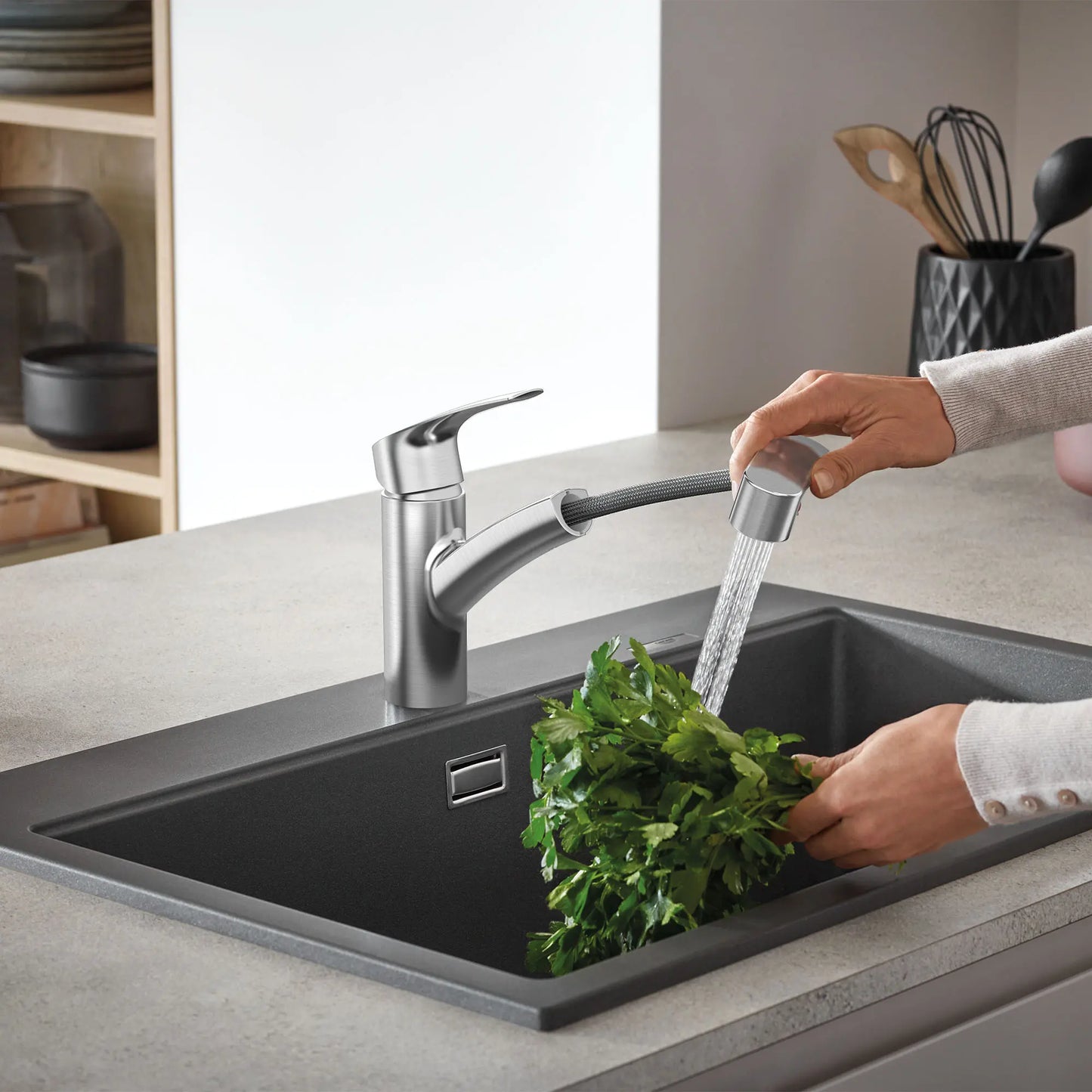 Grohe Eurosmart Single-Handle Dual Spray Pull-Out Kitchen Faucet 1.75 GPM - 30306