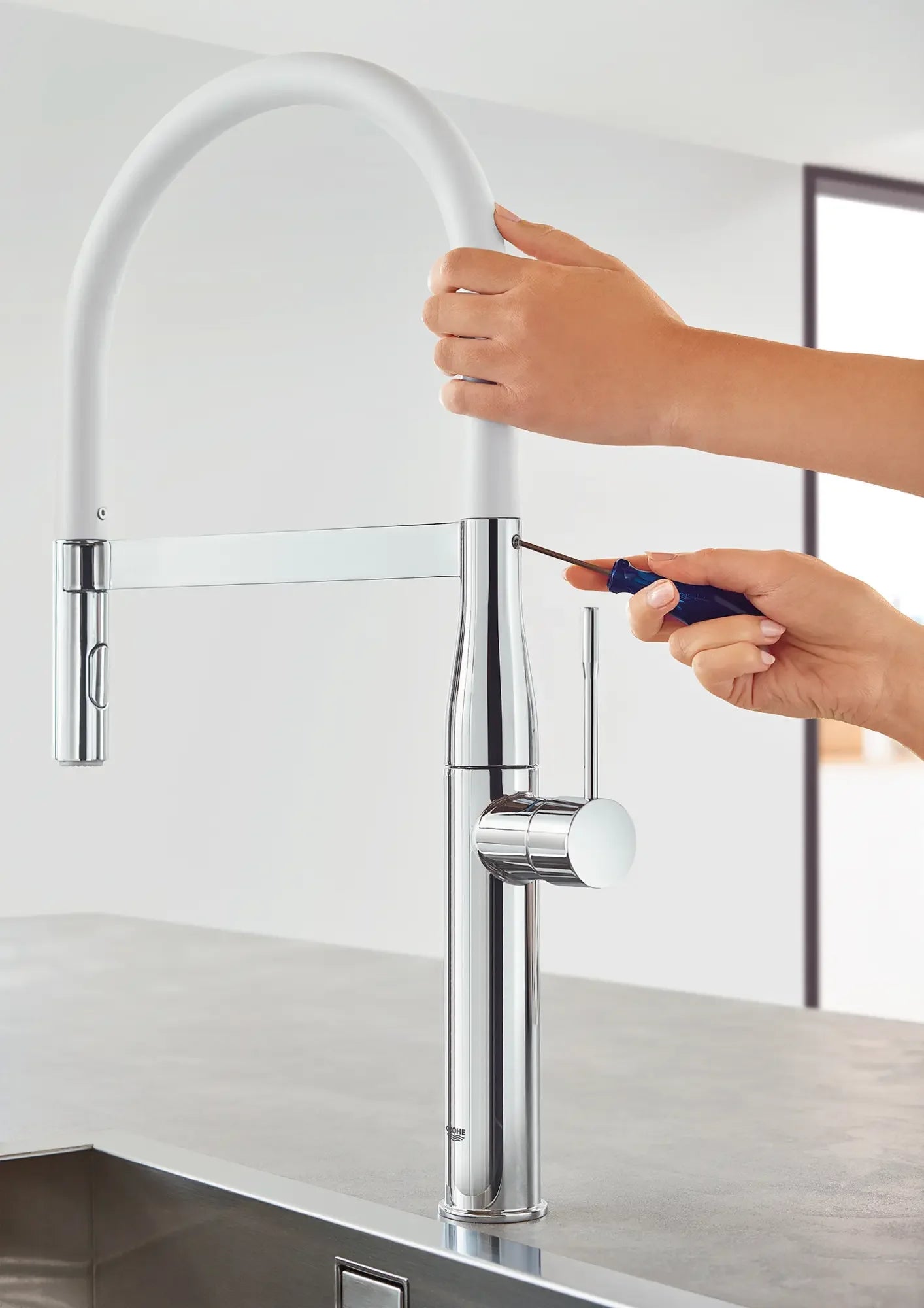 Grohe Essence Single-Handle Semi-Pro Dual Spray Kitchen Faucet (1.75 gpm) - 30295