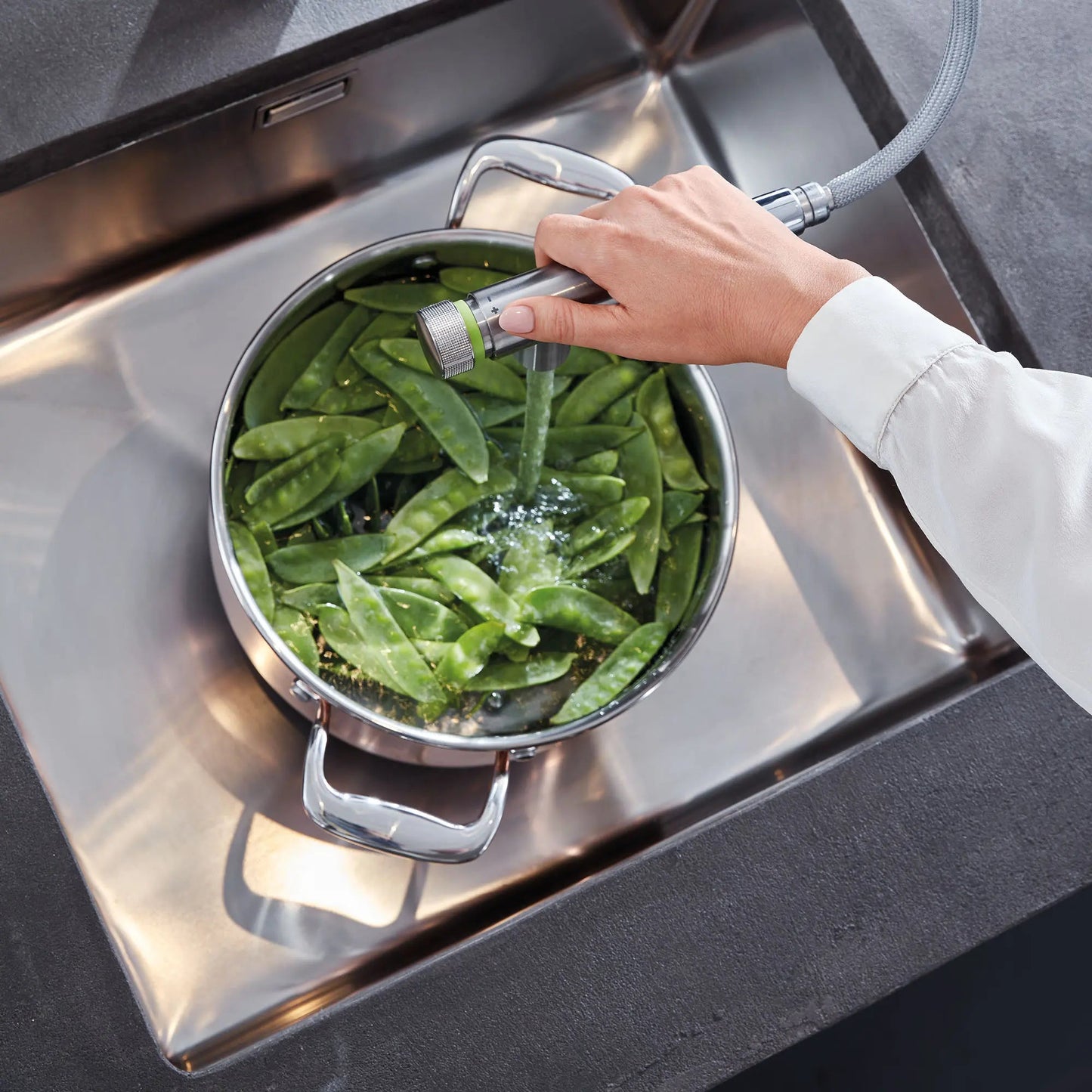 Grohe Essence Smartcontrol Pull-Out Single Spray Kitchen Faucet 1.75 GPM