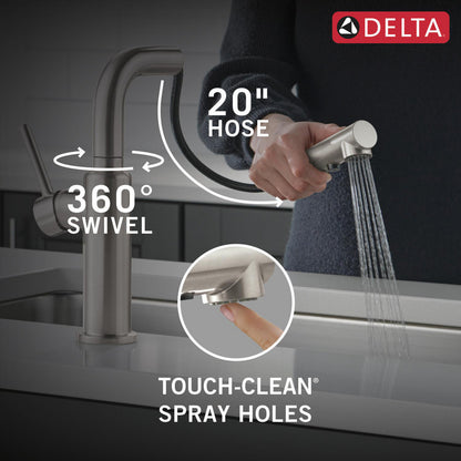 Delta Daneri Single Handle Pull-Out Kitchen Faucet - 16879