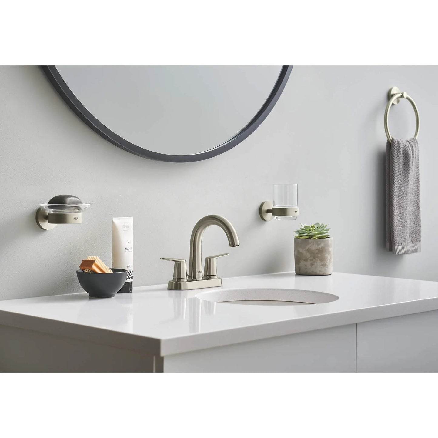 Grohe Essentials Glass with Holder - 40447