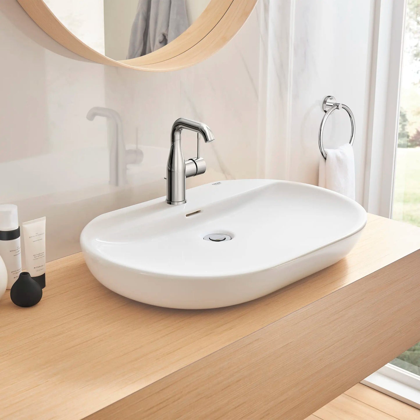 Grohe Essence Single Hole Single-Handle M-Size Bathroom Faucet 4.5 L/min (1.2 gpm) - 23485