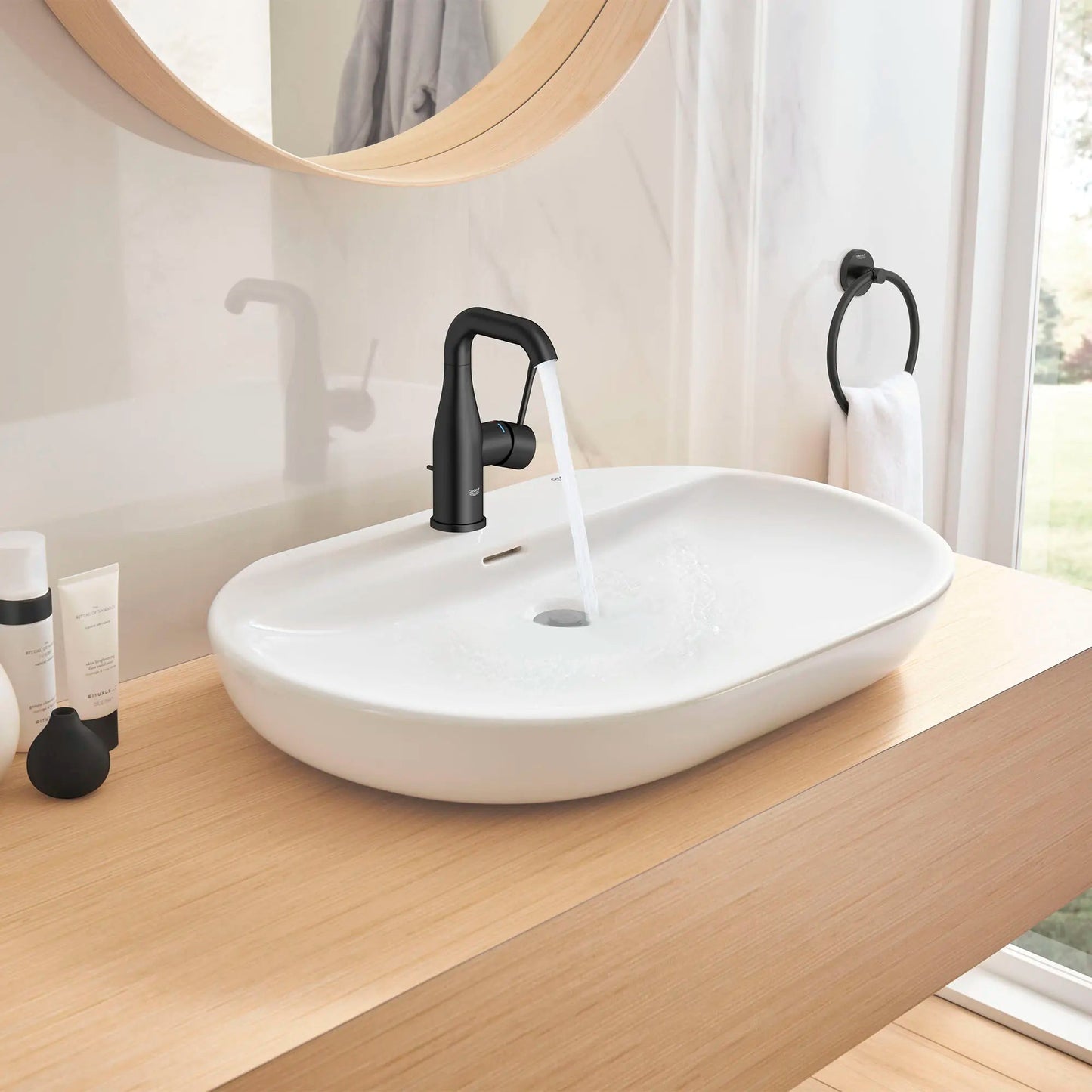 Grohe Essence Single Hole Single-Handle M-Size Bathroom Faucet 4.5 L/min (1.2 gpm) - 23485