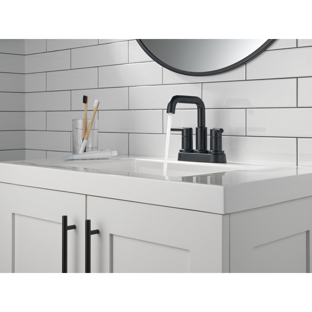 Robinet de salle de bain Delta Nicoli à entraxe de 4 po à deux poignées - 25849LF