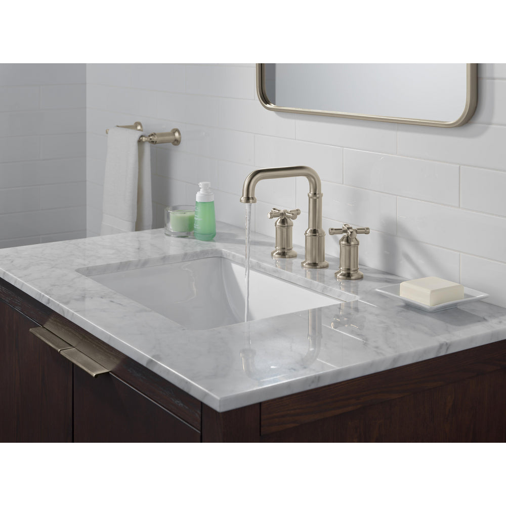 Robinet de salle de bain Delta Broderick à deux poignées et entraxe large - 3587