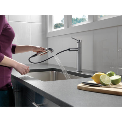 Delta Trinsic Single Handle Pull-Out Kitchen Faucet - 4159