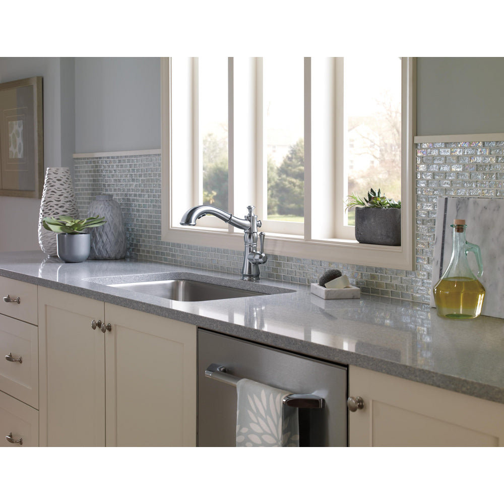 Delta Cassidy Single Handle Pull-Out Kitchen Faucet - 4197
