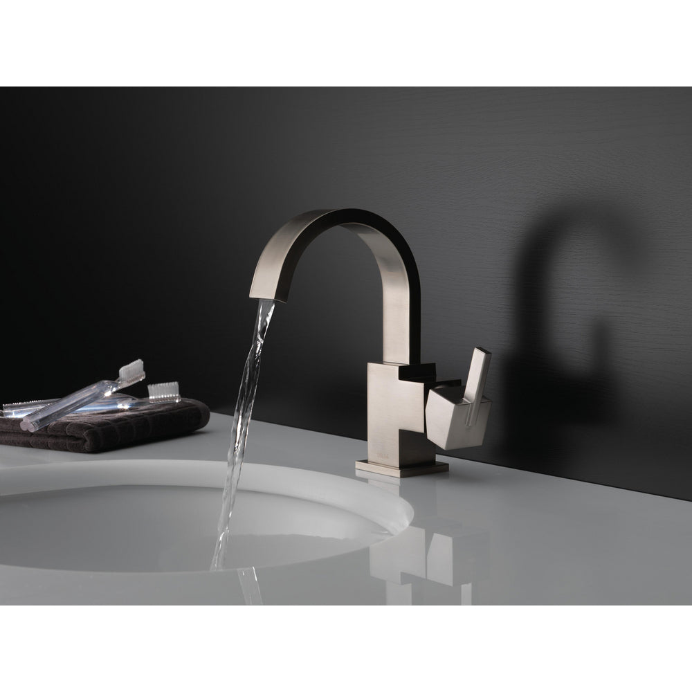 Delta Single Handle Bathroom Faucet - 553LF
