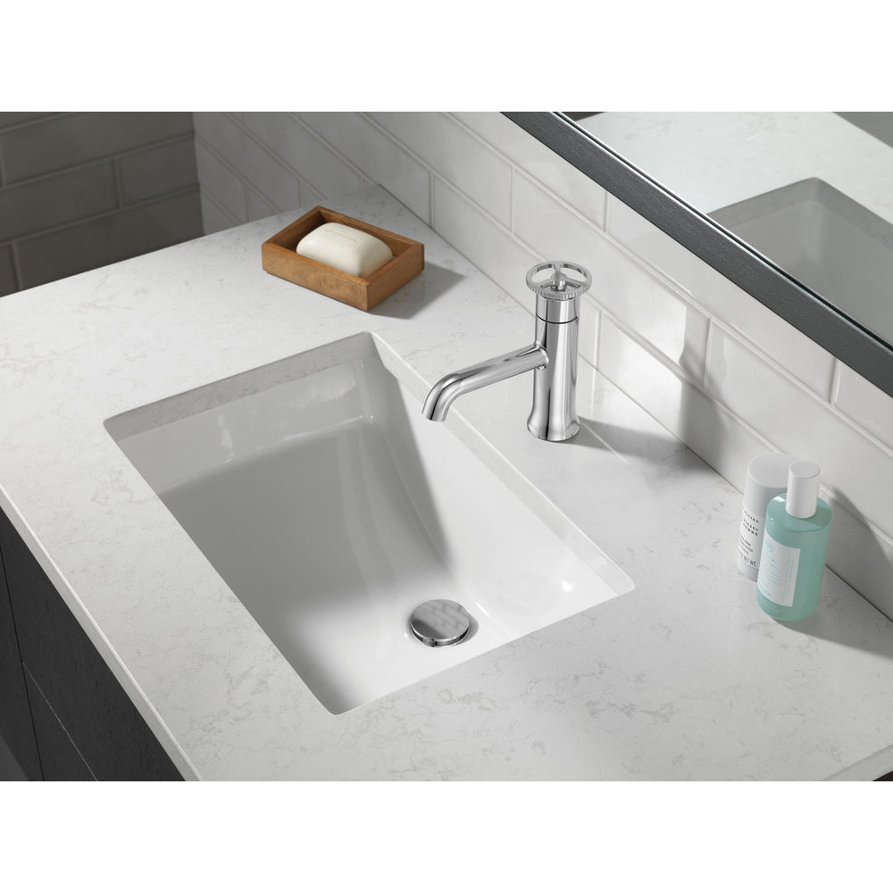 Robinet de salle de bain Delta Trinsic à poignée unique - 558