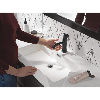 Robinet de salle de bain Delta Trinsic Touch2O avec technologie sans contact - 558T