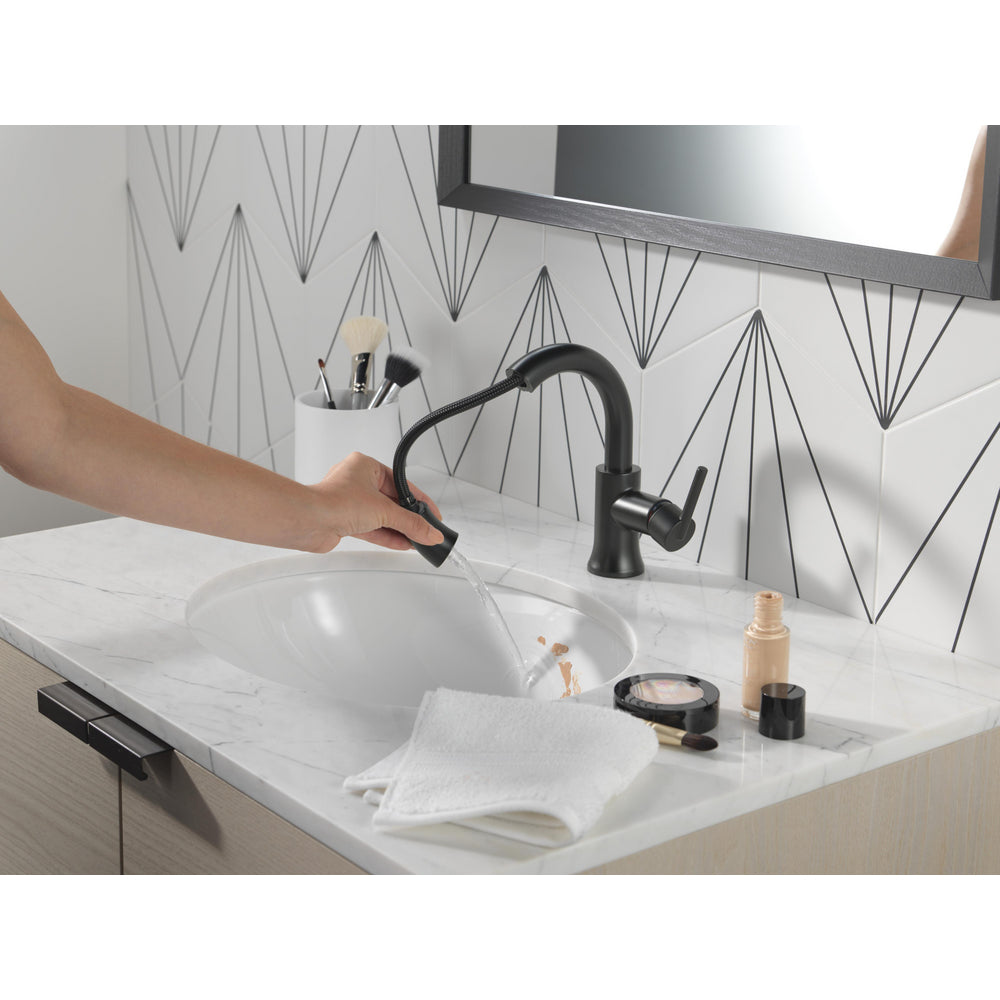 Robinet de salle de bain Delta Trinsic à poignée unique et douchette extractible - 559HAR