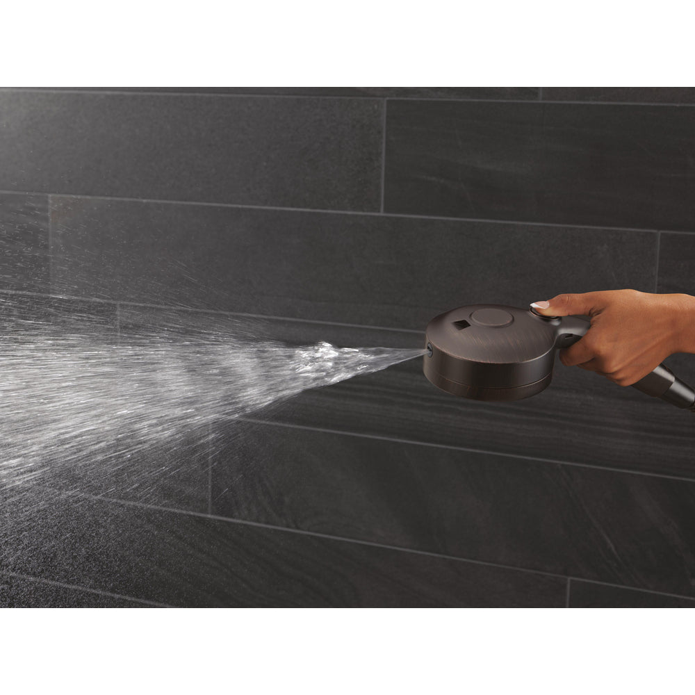 Delta Universal Showering HydroRain à 6 fonctions avec ProClean 1,75 GPM - 56000
