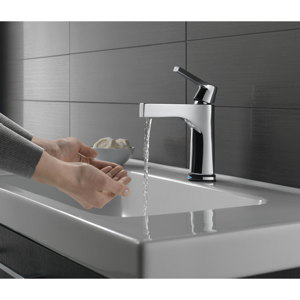 Delta Zura Touch2O Robinet de salle de bain avec technologie sans contact - 574T