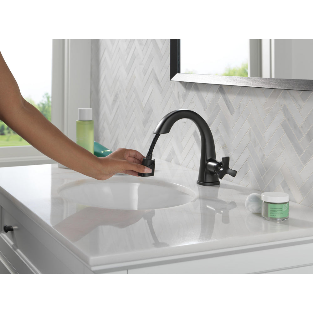 Robinet de salle de bain Delta Stryke à poignée unique et douchette extractible - 5776