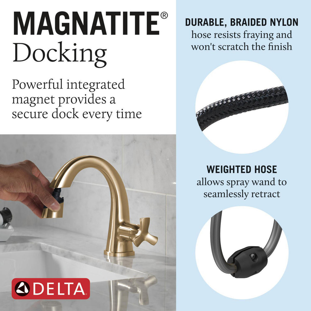 Robinet de salle de bain Delta Stryke à poignée unique et douchette extractible - 5776
