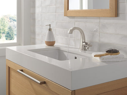 Robinet de salle de bain Delta Stryke à poignée unique - 5776