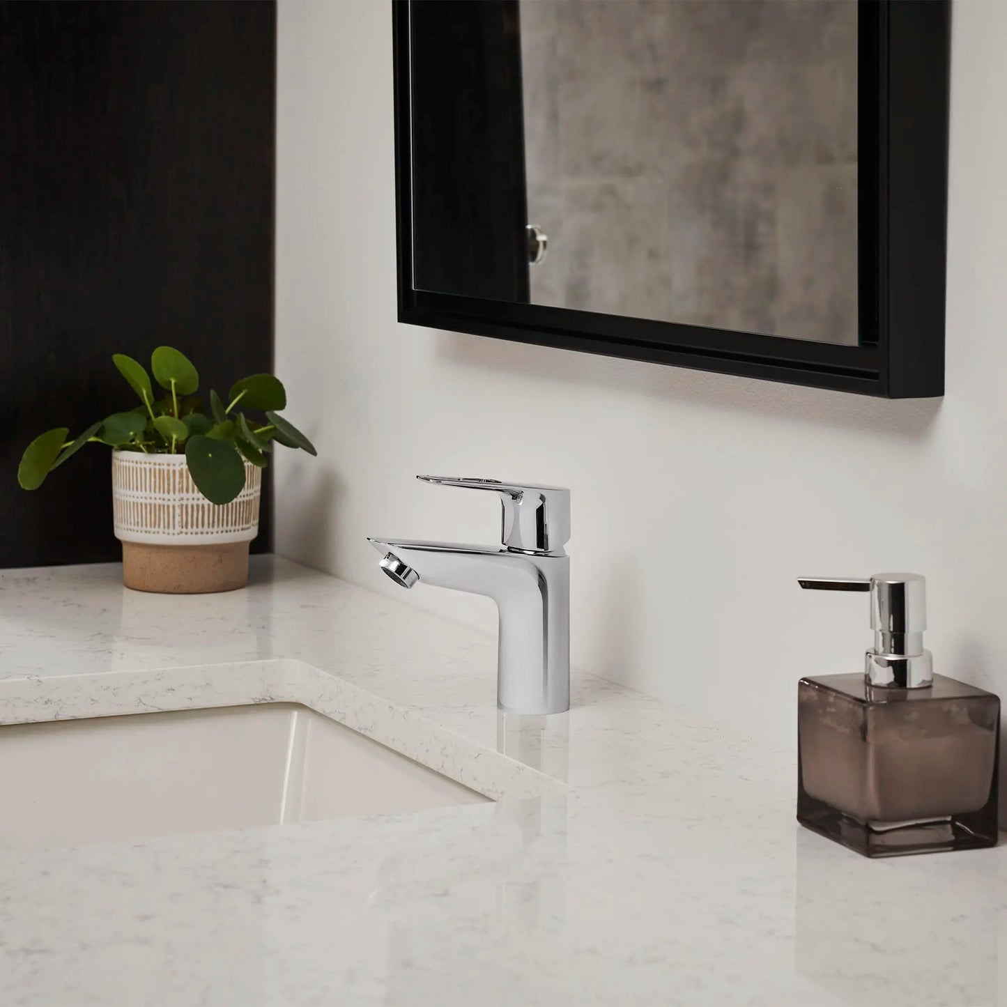 Grohe BauLoop Single Hole Single-Handle S-Size Bathroom Faucet, 1.2 GPM (4.5 L/min) - 23084