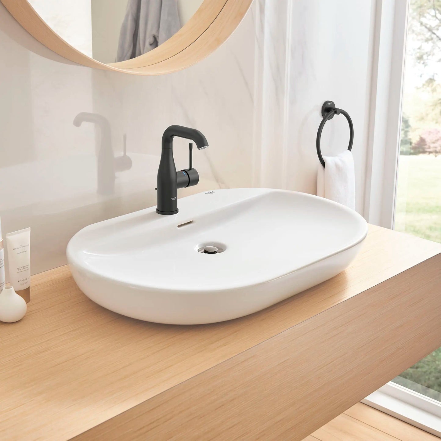 Grohe Essence Single Hole Single-Handle M-Size Bathroom Faucet 4.5 L/min (1.2 gpm) - 23485