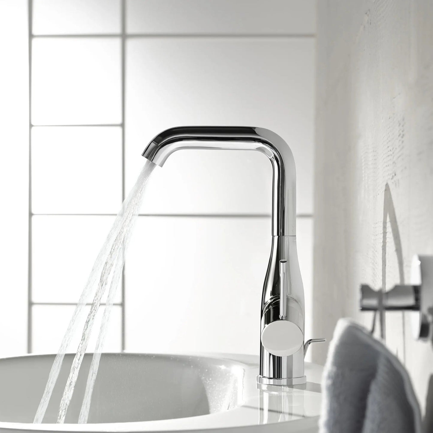 Grohe Essence Single Hole Single-Handle L-Size Bathroom Faucet 4.5 L/min (1.2 gpm) - 23486