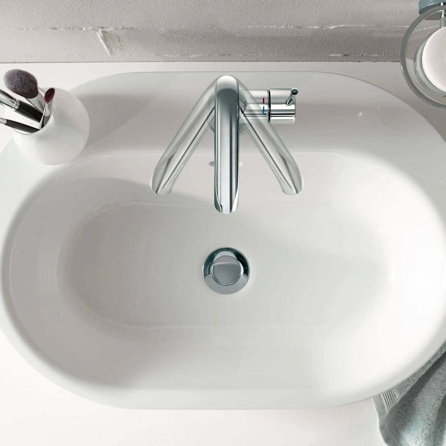 Grohe Essence Single Hole Single-Handle L-Size Bathroom Faucet 4.5 L/min (1.2 gpm) - 23486