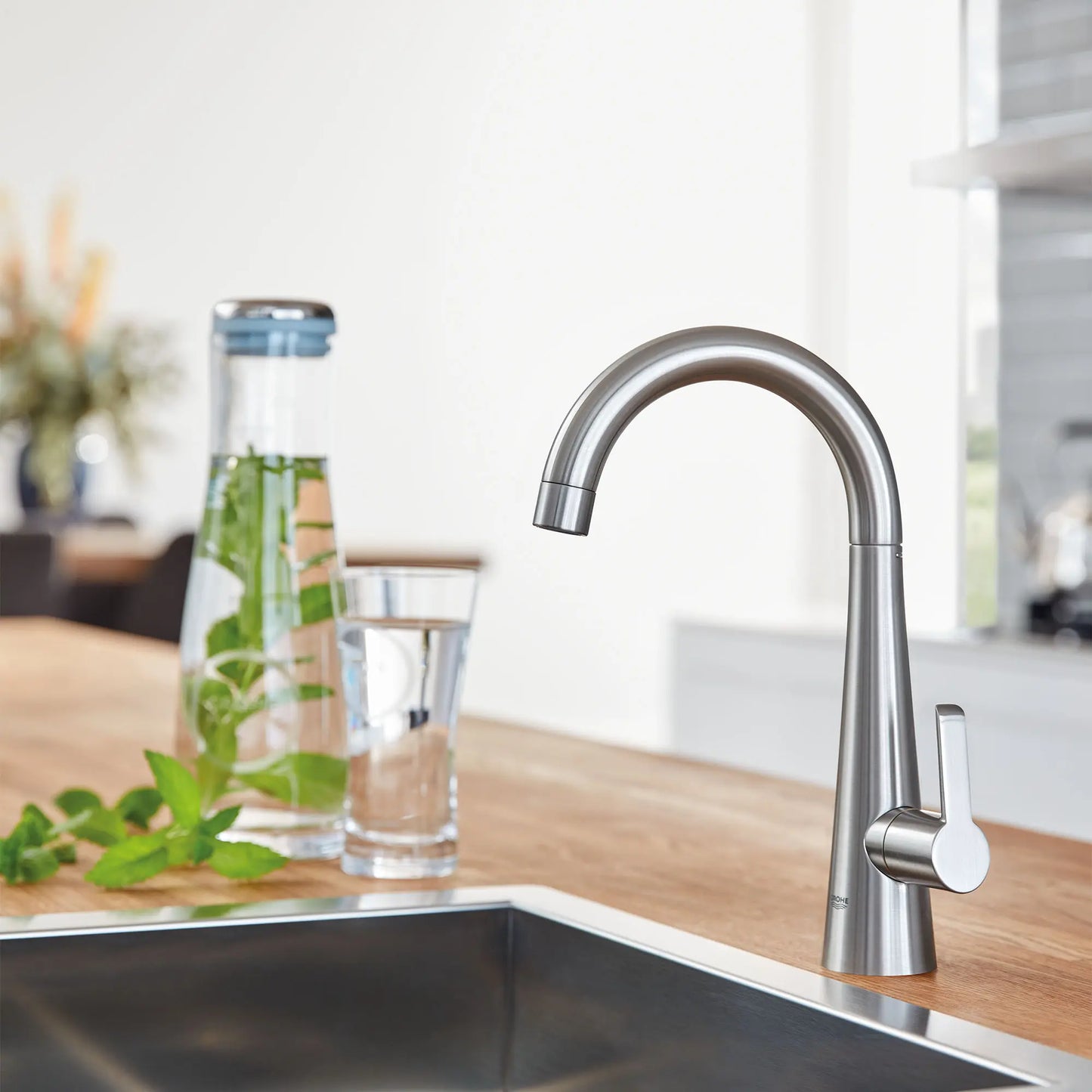 Grohe Zedra Single-Handle Beverage Faucet (Cold Water Only) with Filtration 6.6 L/min (1.75 gpm) - 30026