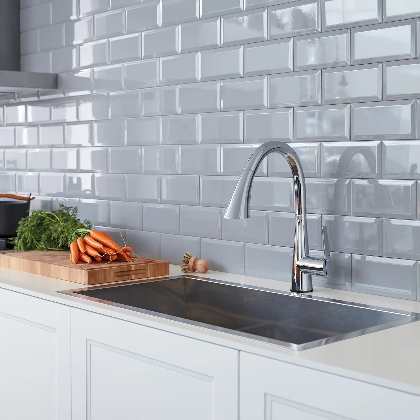 Grohe Zedra Single-Handle Pull Down Kitchen Faucet Triple Spray 6.6 L/min (1.75 gpm) with Touch Technology - 30205