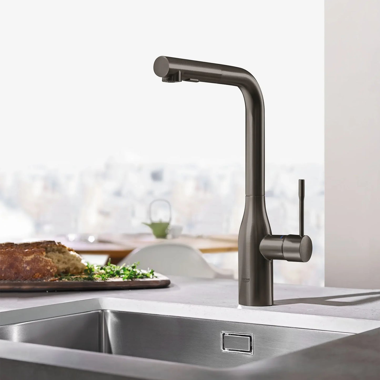 Grohe Essence Single-Handle Pull-Out Kitchen Faucet Dual Spray (1.75 gpm) - 30271