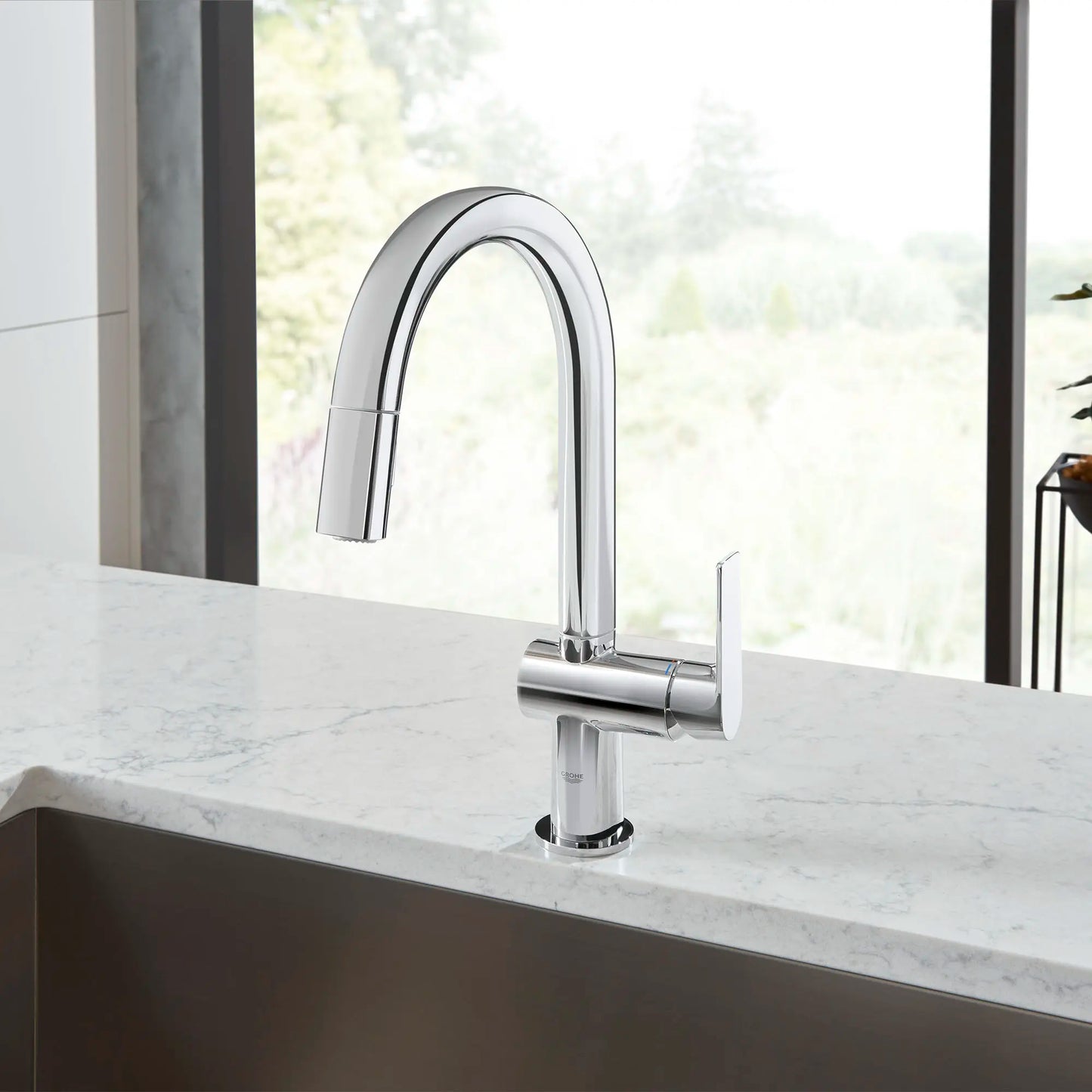 Grohe Defined Single-Handle Pull Down Dual Spray Bar Faucet 1.75 gpm - 30378