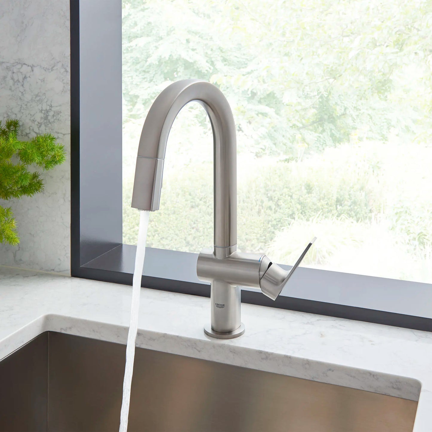 Grohe Defined Single-Handle Pull Down Dual Spray Bar Faucet 1.75 gpm - 30378