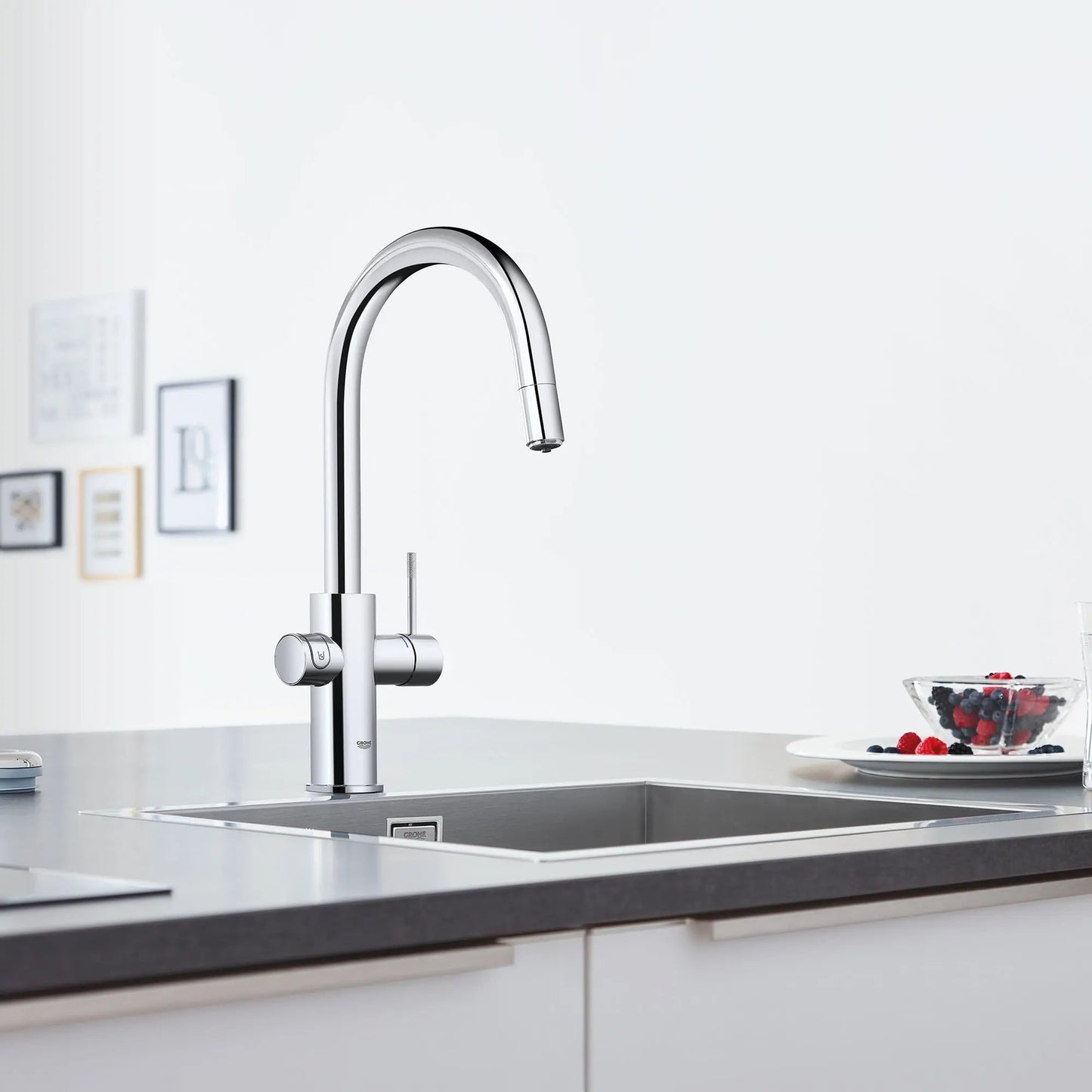 Grohe Blue Single-Handle Pull Down Kitchen Faucet Single Spray with Chilled & Sparkling Water
