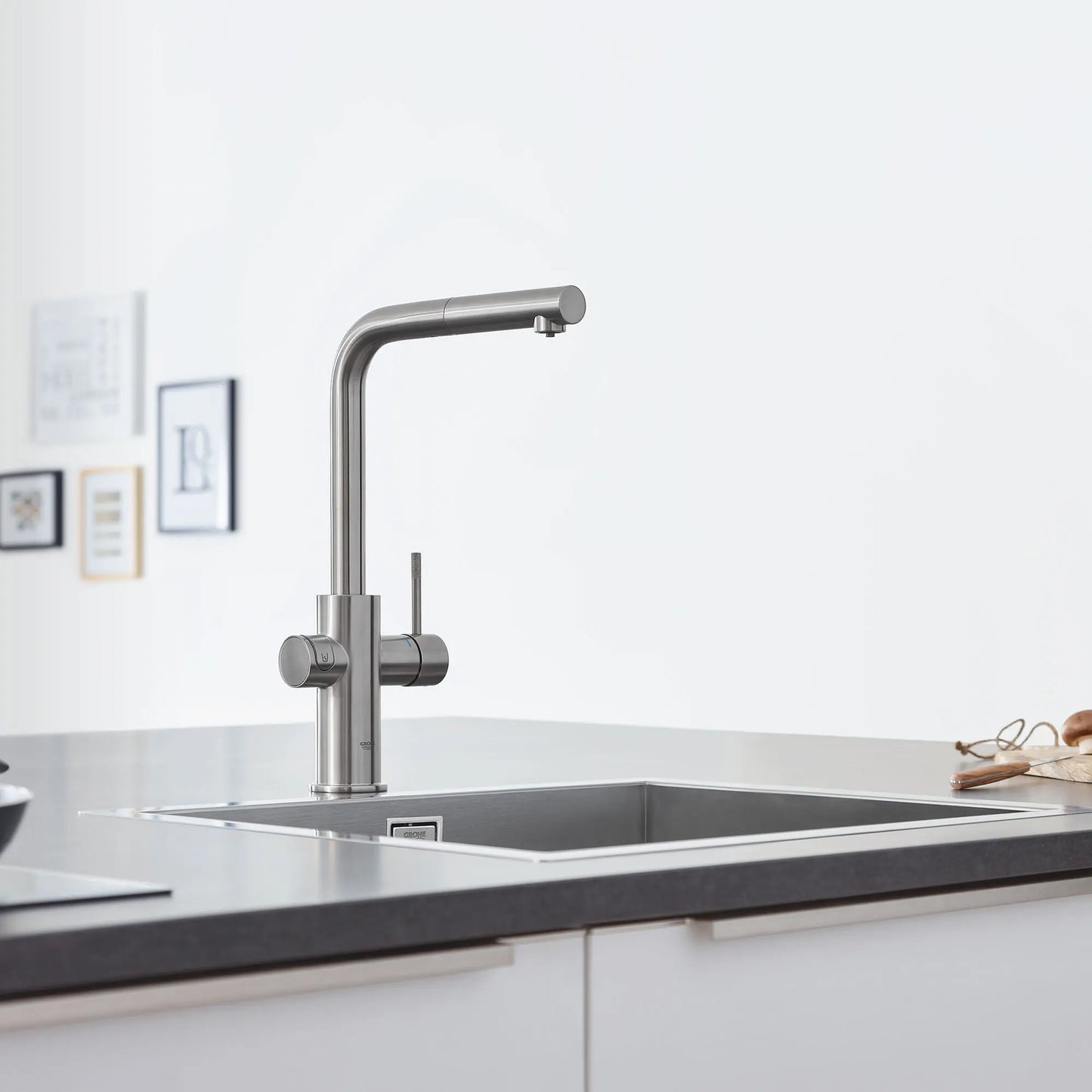 Mitigeur de cuisine Grohe Blue à bec douchette extractible, un jet (6,6 L/min), avec eau réfrigérée et eau pétillante - 31608
