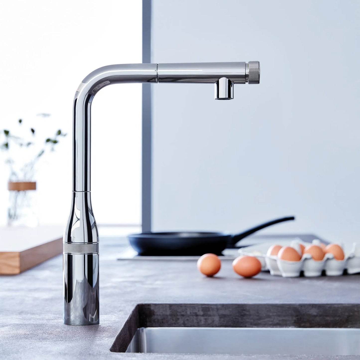 Grohe Essence Smartcontrol Pull-Out Single Spray Kitchen Faucet 1.75 GPM