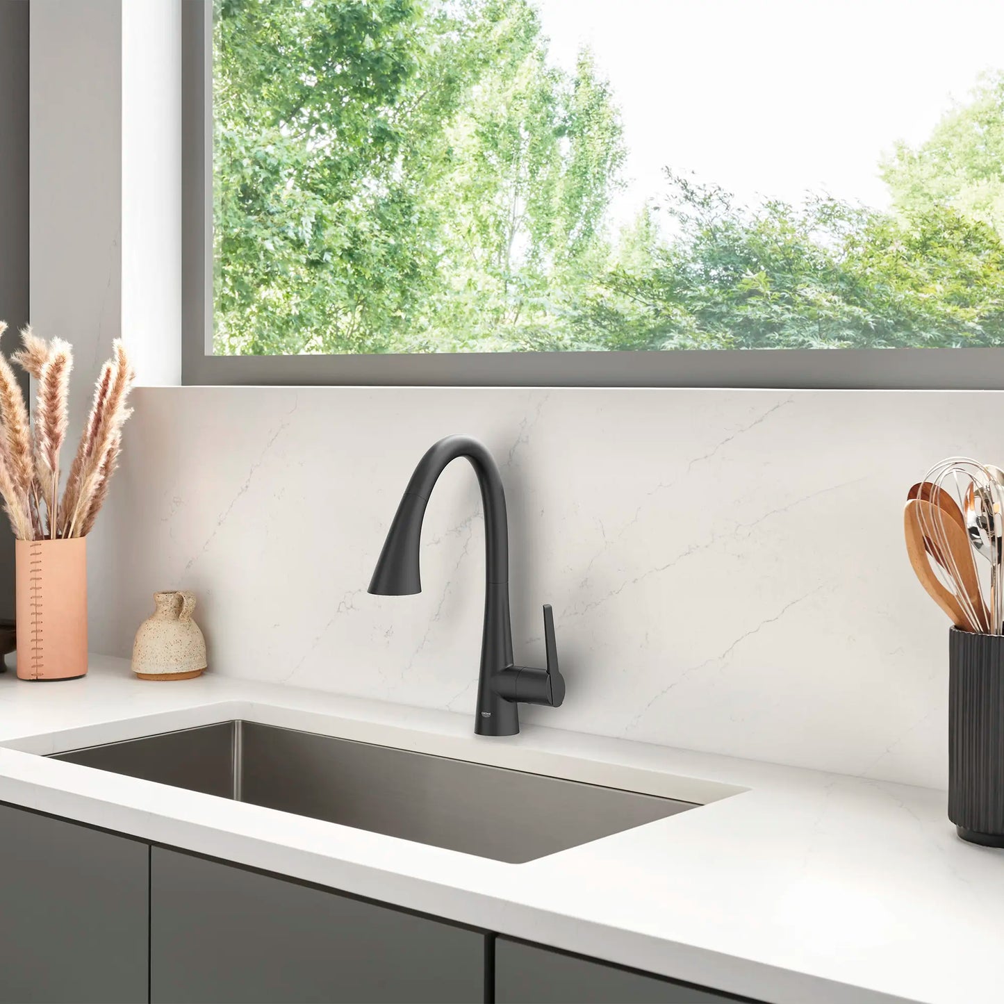 Grohe Zedra Single-Handle Pull Down Kitchen Faucet Triple Spray (1.75 gpm) - 32298