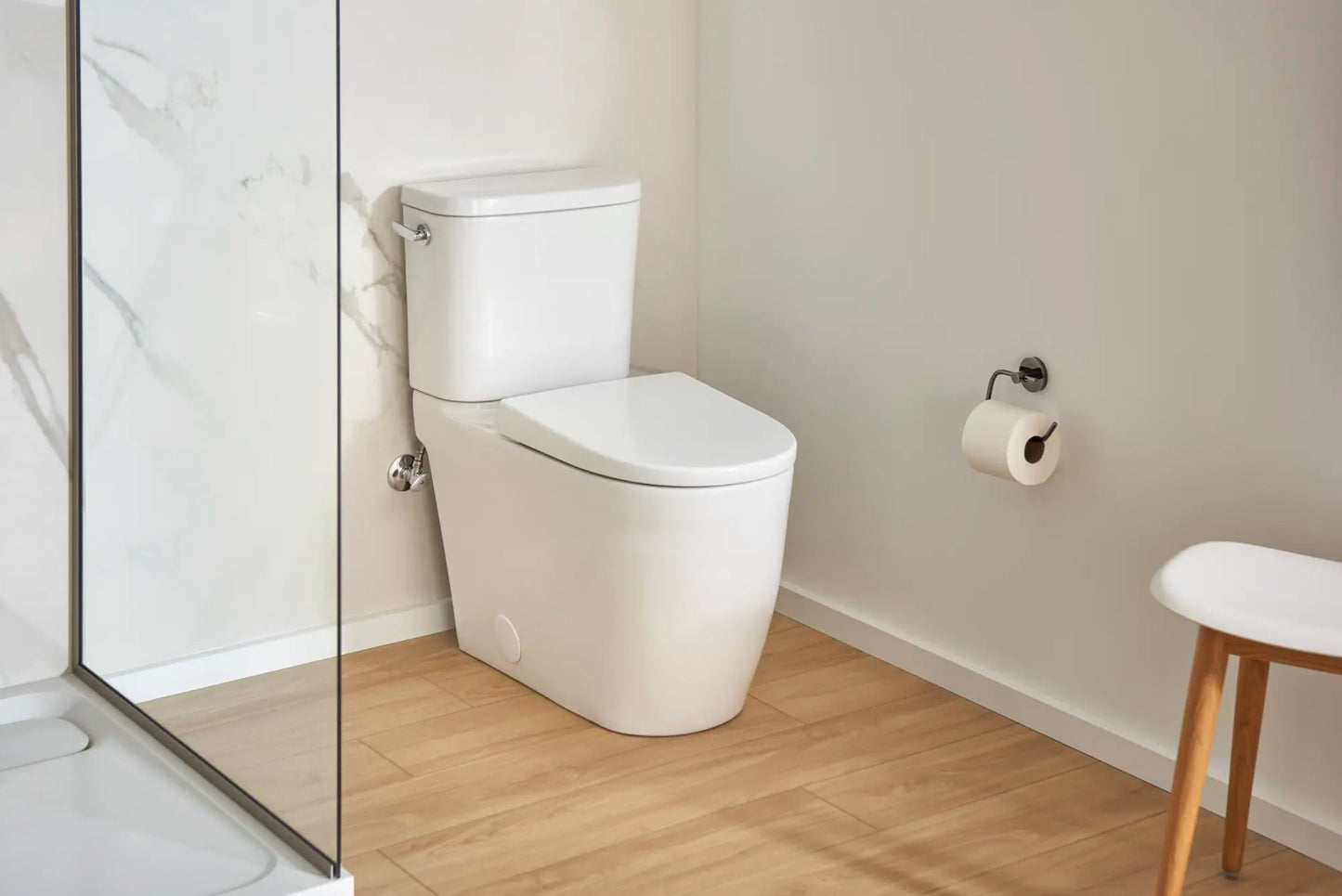 Grohe Essence Two-Piece Right Height Elongated Toilet With Seat 1.28 GPF, Left-Hand Trip Lever