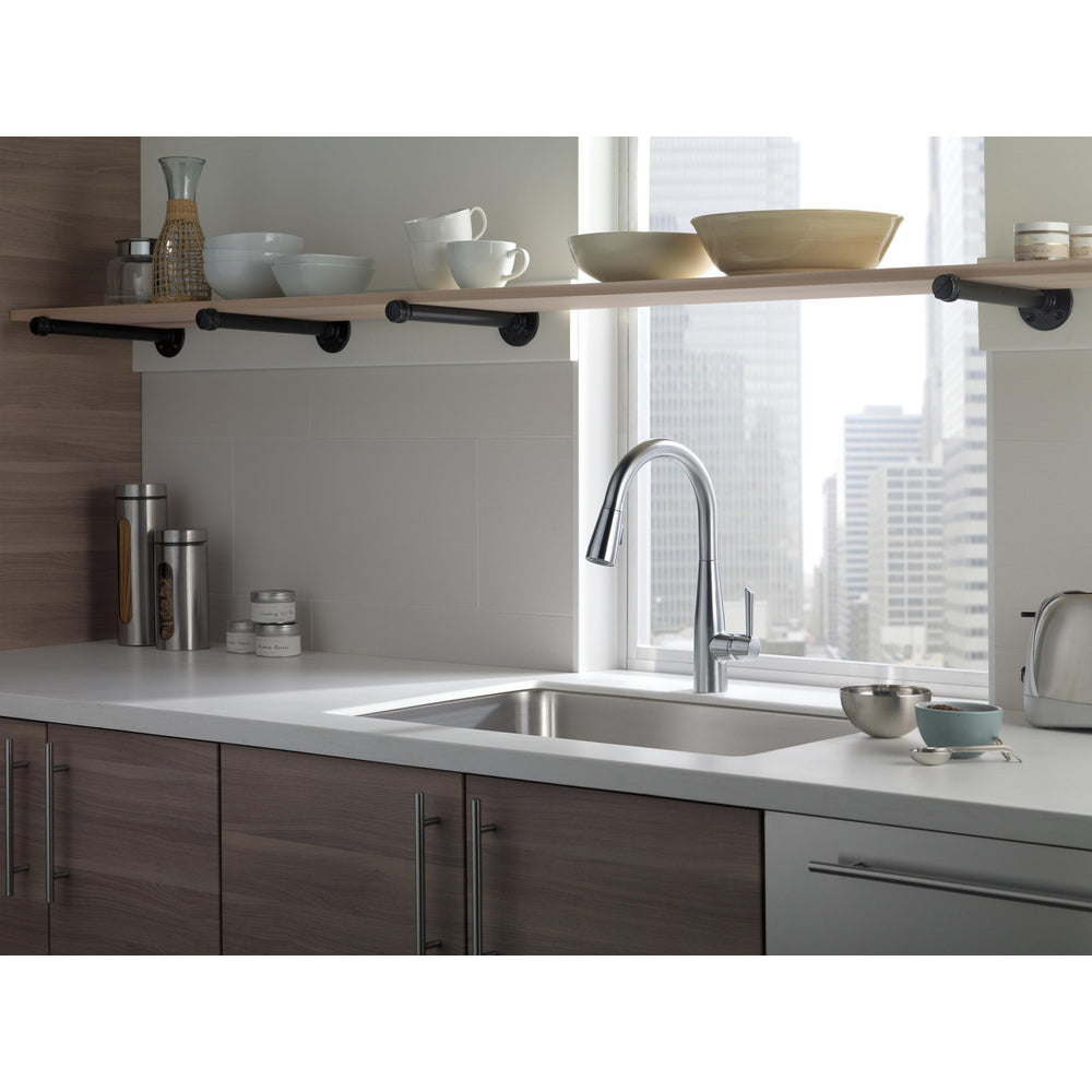 Delta Essa Single Handle Pull-Down Kitchen Faucet - 9113