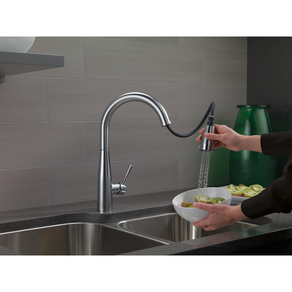 Delta Essa Single Handle Pull-Down Kitchen Faucet - 9113