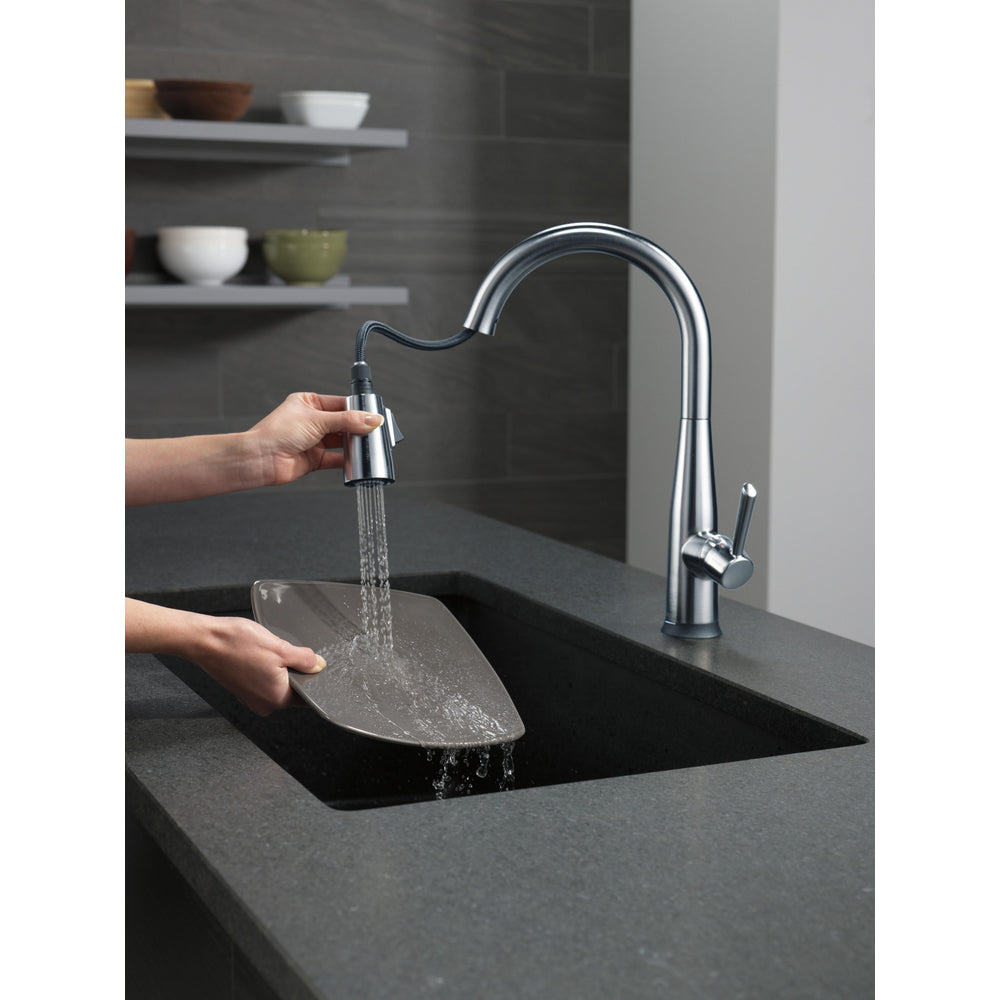 Delta Essa Single Handle Pull-Down Kitchen Faucet with Touch2O Technology - 9113T