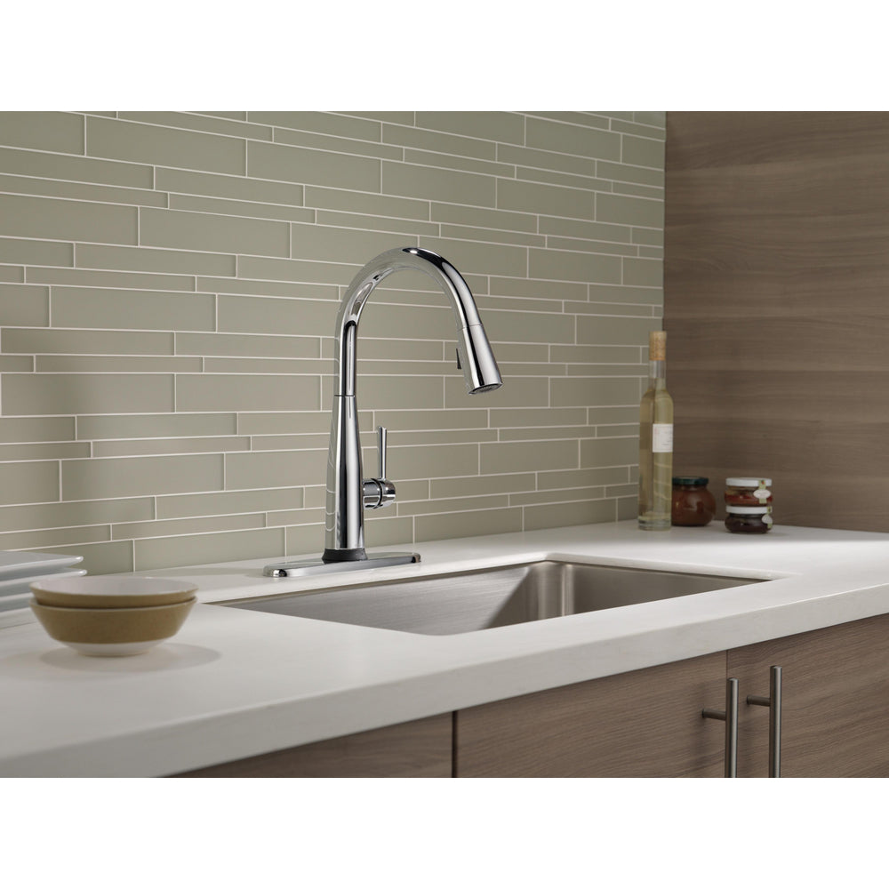 Delta Essa Single Handle Pull-Down Kitchen Faucet with Touch2O Technology - 9113T
