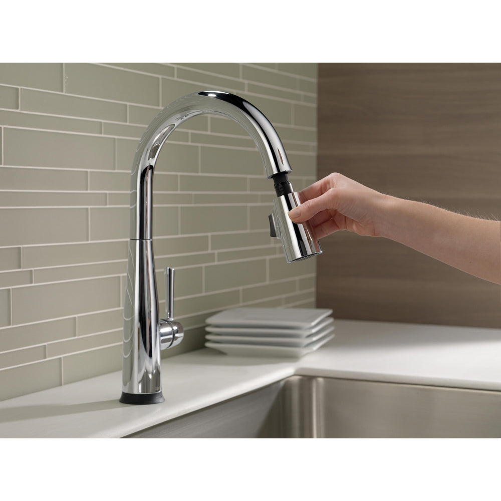 Delta Essa Single Handle Pull-Down Kitchen Faucet with Touch2O Technology - 9113T